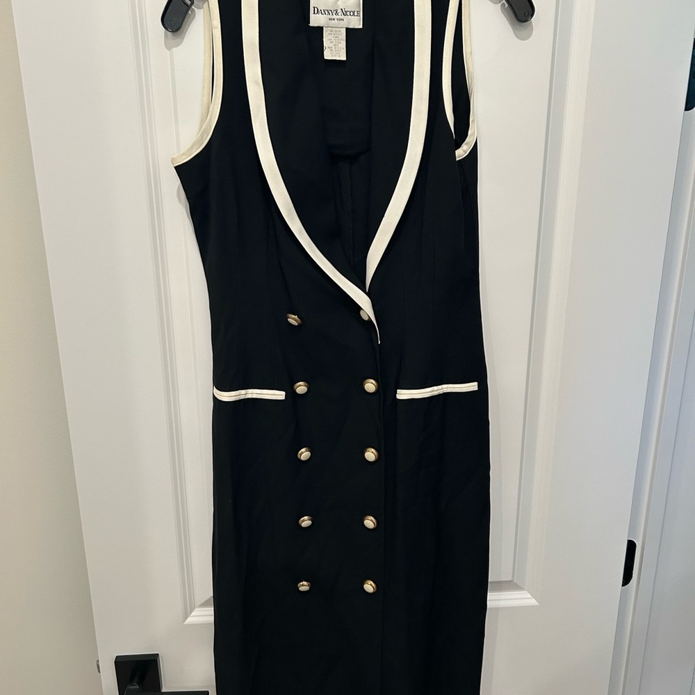 Danny & Nicole Black and White Sheath Dress V-Neck Sleeveless